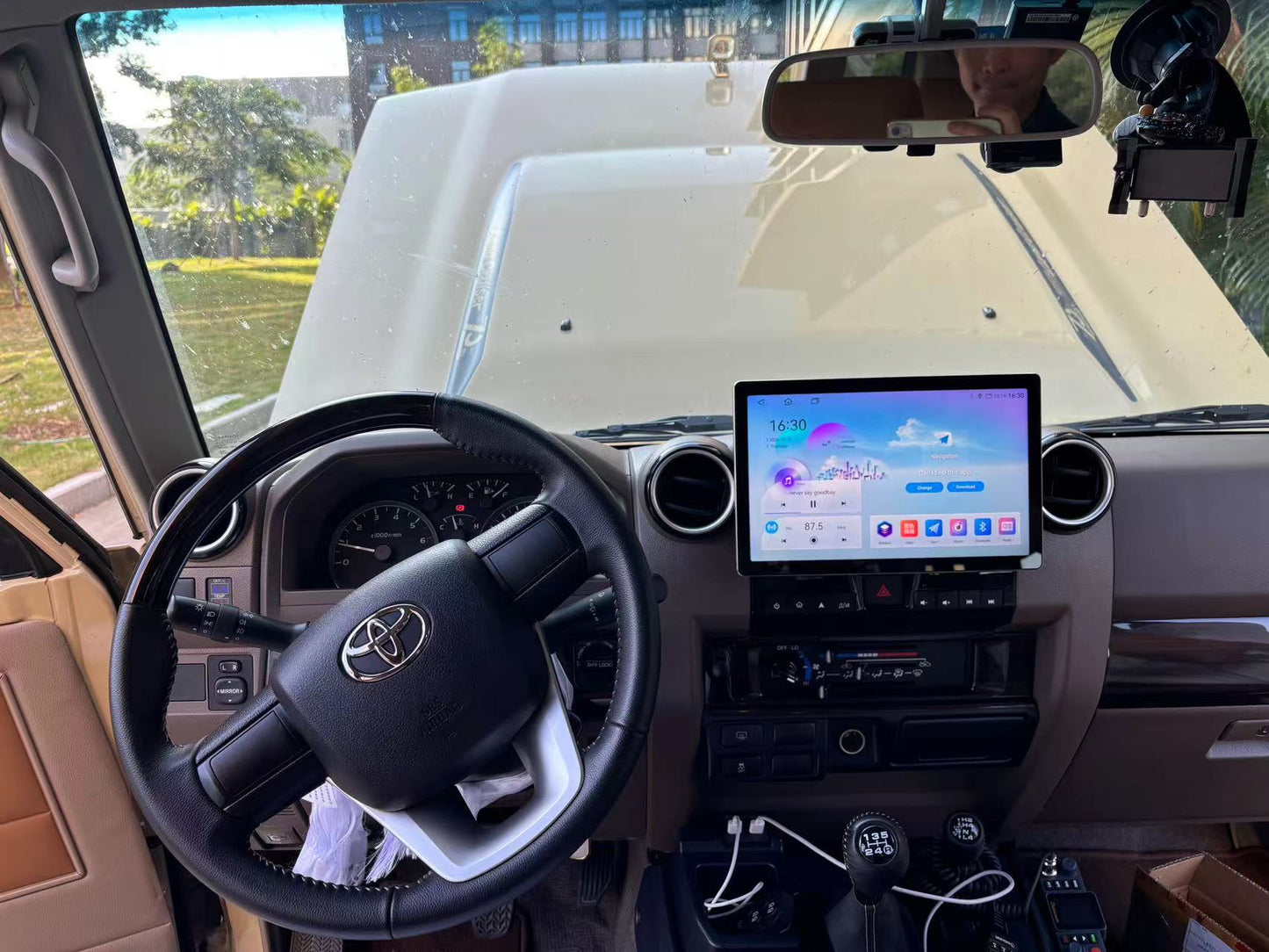 2007-2024 Toyota Land Cruiser 11.8" Android Radio