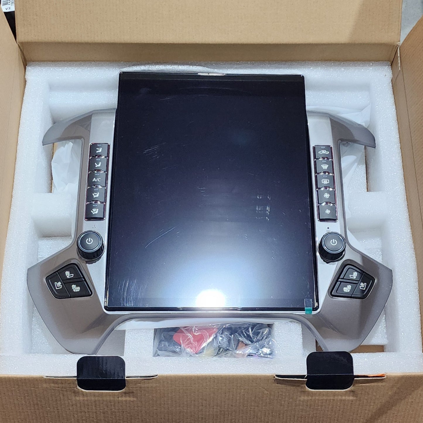 2014-2018 Chevrolet Silverado 15.6" Tesla Style Radio