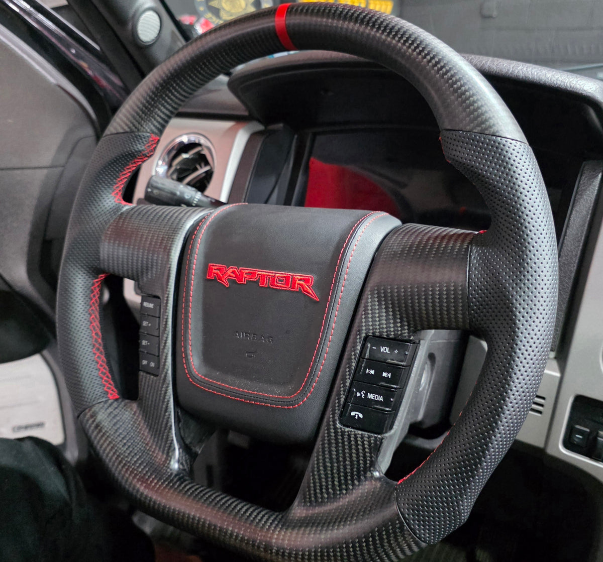 Personalizable Carbon Fiber Steering Wheel
